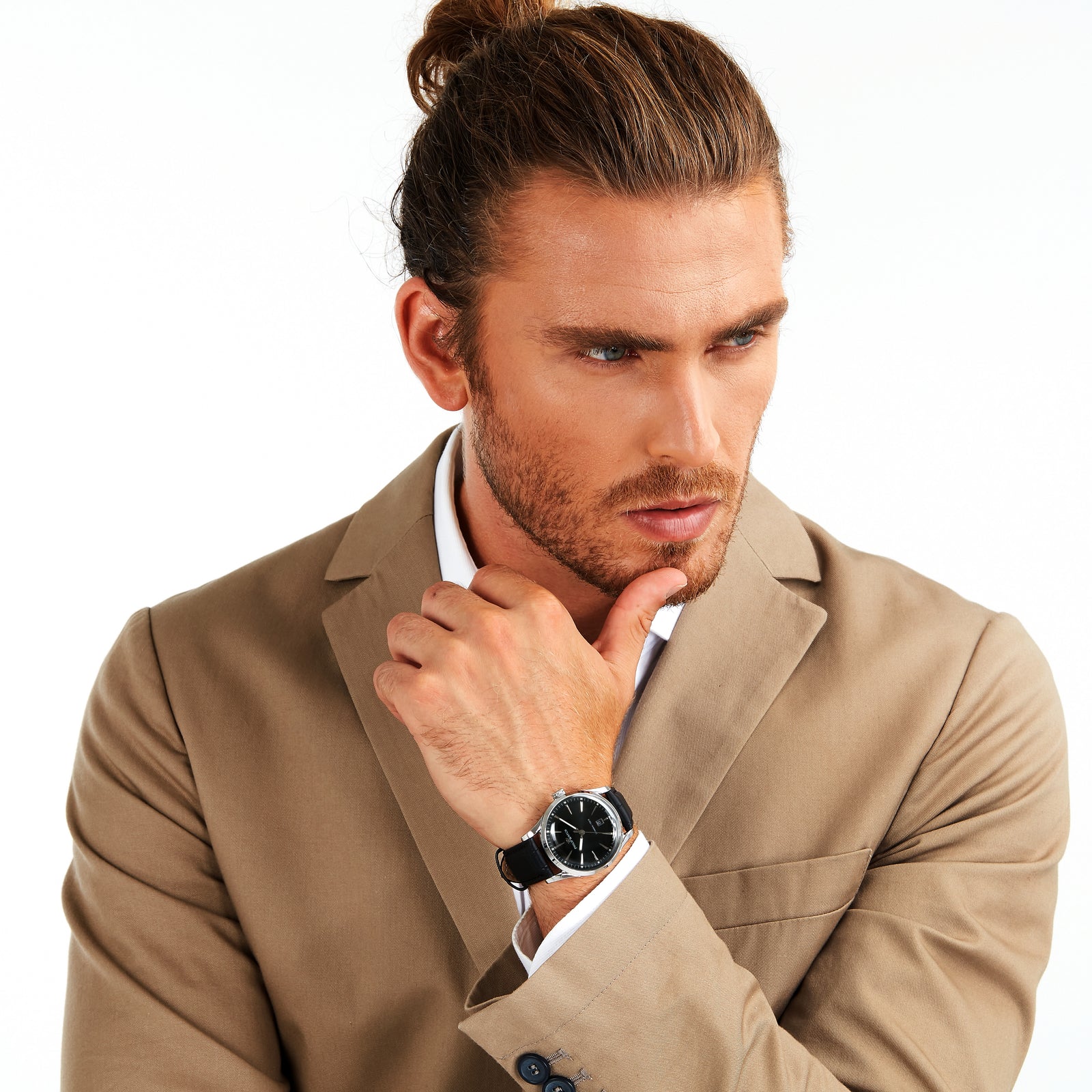 Philip Watch Sunray R8251180036 indossato al polso con abito beige