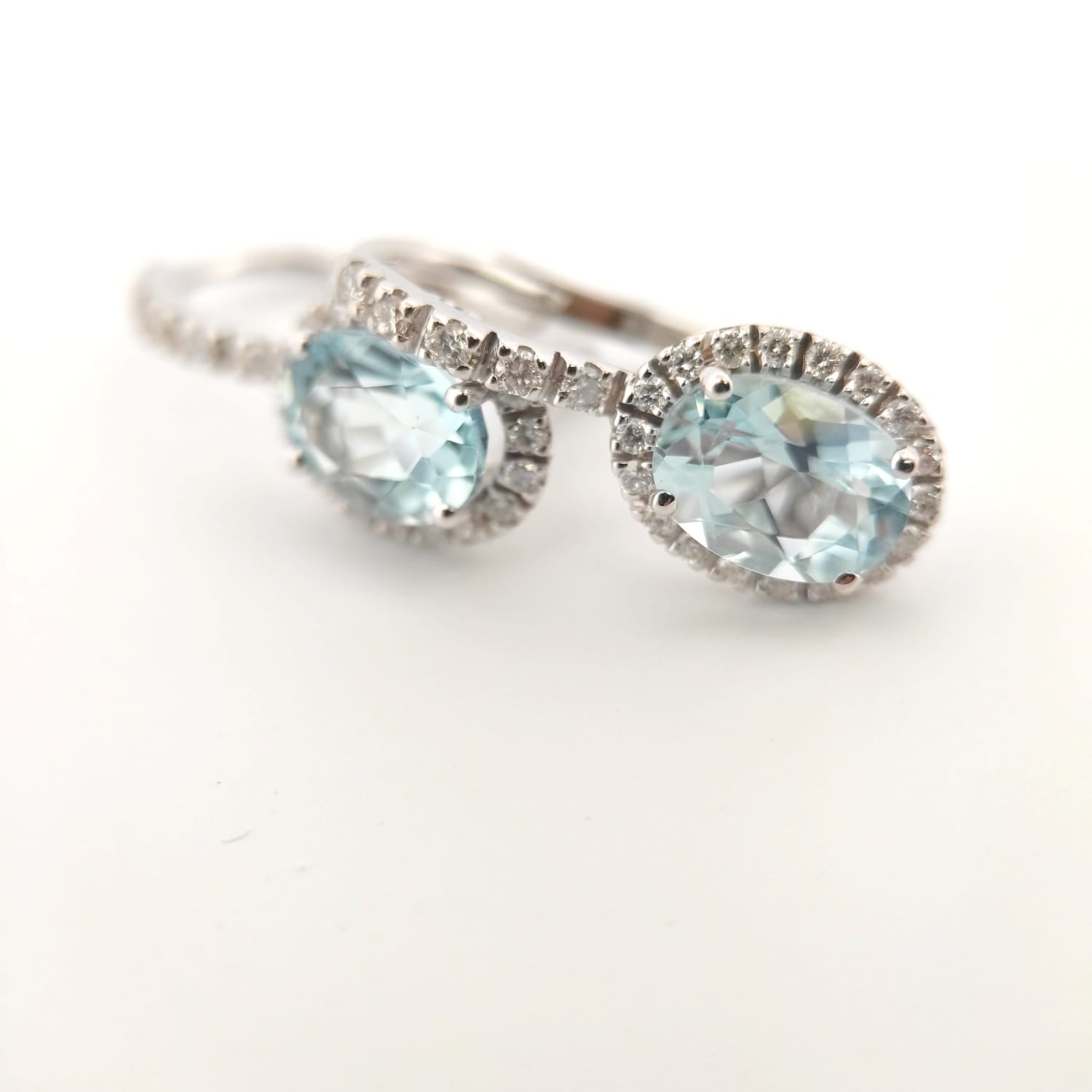 Orecchini oro bianco 18kt Diamanti 0,38 Ct Acquamarina 8x6-2b Gioielli