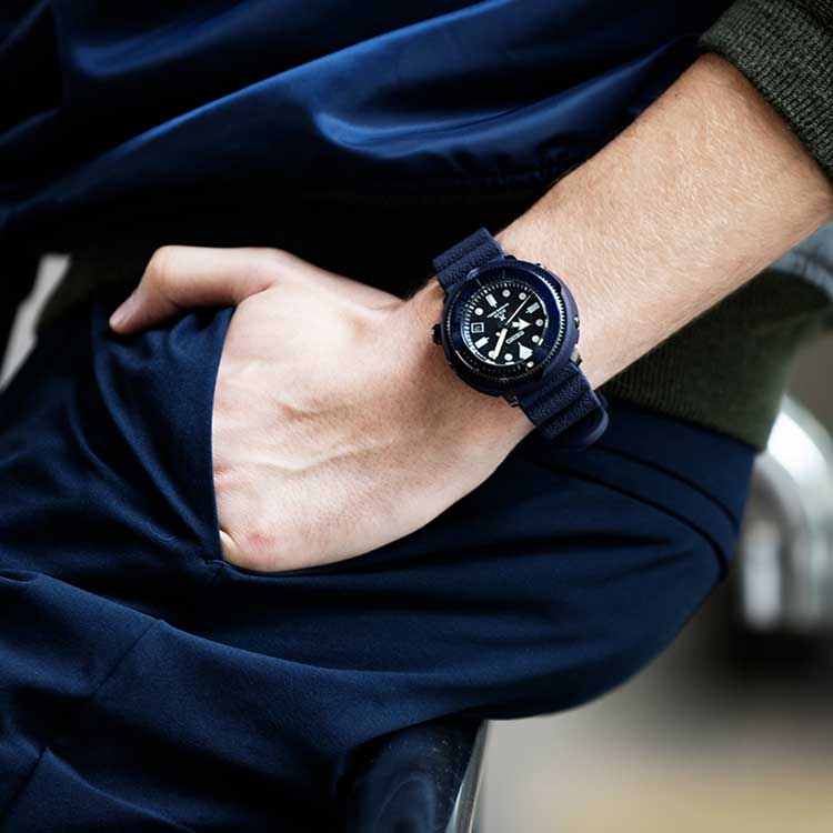 Orologio Seiko Prospex Tuna Street solare SNE533P1 blu-2b Gioielli